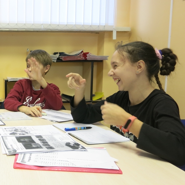 Дети на уроке английского в Гомеле.